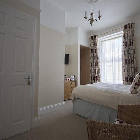 Poppy'S Guest House Plymouth Esterno foto