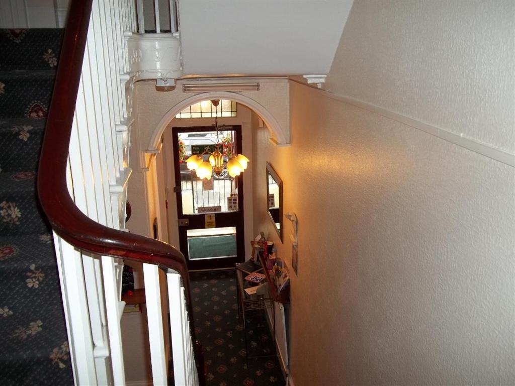 Poppy'S Guest House Plymouth Esterno foto
